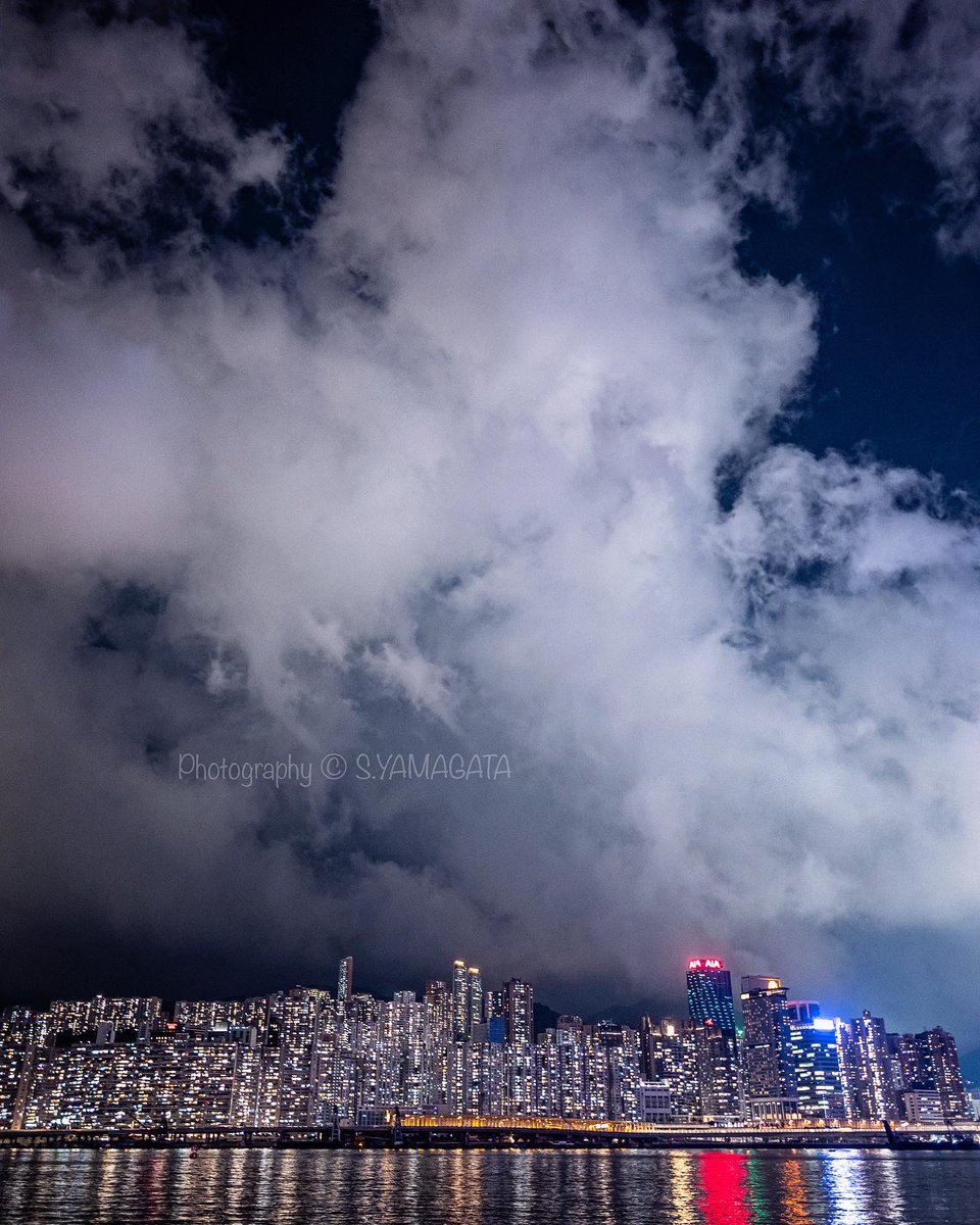 night clouds #hongkong #discoverhongkong #LeicaQ #ファインダー越しの私の世界 #香港 #宗次郎