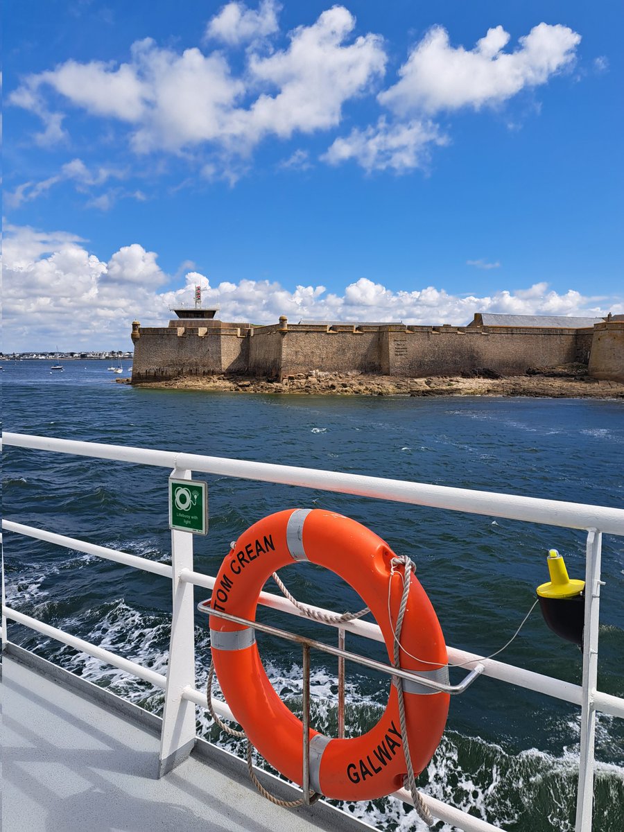 🌊 This morning #RVTomCream embarks from Lorient on the LANGOLF Underwater TV Survey, an anual collaborative survey between @MarineInst and @Ifremer_fr to provide valuable stock assessment data for Nephrops norvegicus (Dublin Bay Prawns) in the Bay of Biscay! 🦐