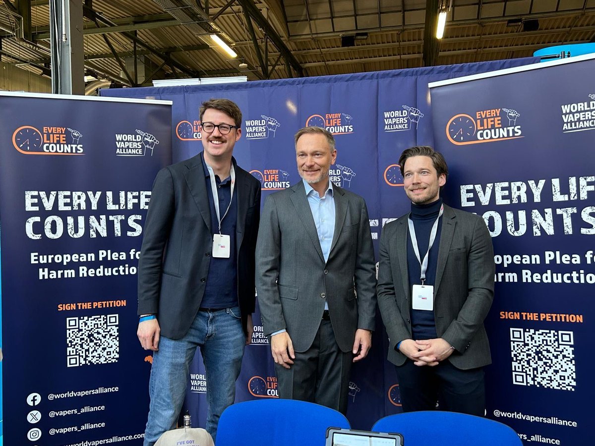 💼🇩🇪 An honor to host the German Minister of Finance at our booth this weekend at #BPT24! Thank you very much @c_lindner for taking some of your time to talk to us. Sign the #EveryLifeCounts petition today. ✍️ 🔗 buff.ly/43mGi77 🔗