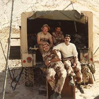 @th3v0t4ry Protesting the Iraqi invasion of Kuwait with some locals in ‘91
#DesertStorm #IStoodWithKuwait