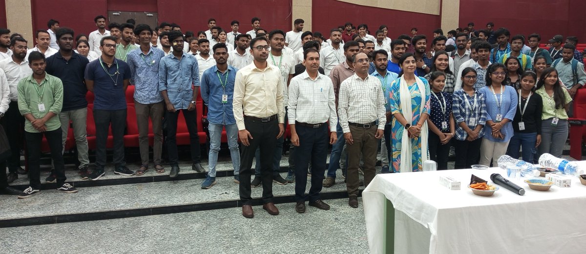 STPI-Ranchi organized an outreach program on #Chunauti 8.0 at the Central University of Jharkhand, Ranchi and requested Students, Researchers and #Startups to be part of #NGIS & #Innovation-a Growth Story Spearheaded by @STPIIndia. @CentralUnivers7 @Arvindtw