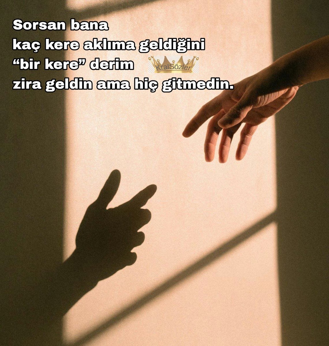 🖤🥀 Sorsan bana kaç kere aklıma geldiğini “bir kere” derim zira geldin ama hiç gitmedin. #İyiakşamlar Güzel insanlar #Rojbaş #KralSözler 🖤🥀