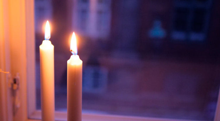🕯️ Today, Denmark celebrates liberation from Germany with 'Lys i vinduet' (candles in the window) on 4 May. Light broke through the darkness, symbolising freedom. Tomorrow, 5 May, marks the official Liberation Day. 🇩🇰 #Denmark #LiberationDay