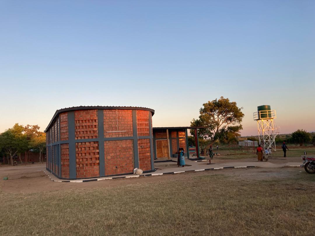 By investing in #earlychildhooddevelopment, @unicefzambia empowers communities, breaks cycles of poverty, and fosters sustainable development. 
Thanks to the partnership with @SwedeninZM , @WorldVisionZamo, the Kamwela ECD hub is a reality today.