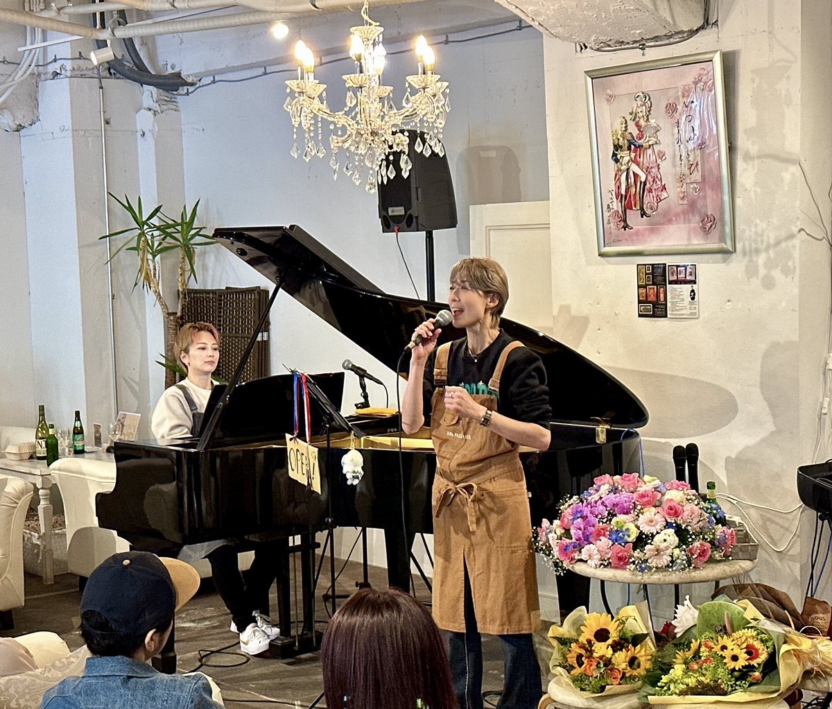 Azigstudio's tweet photo. 汐美真帆さんと北川加奈さんのユニット【Wild Pancake+】の「笑顔が花束となってあなたに届きますように」というタイトルのCDが本日4/29発売でした。おめでとうございます🥳
発売記念のイベントに参加をしておりました。
A'zig studioに音源制作をご依頼いただき有難うございました。
#wildpancakeplus https://t.co/eKI4g0o747