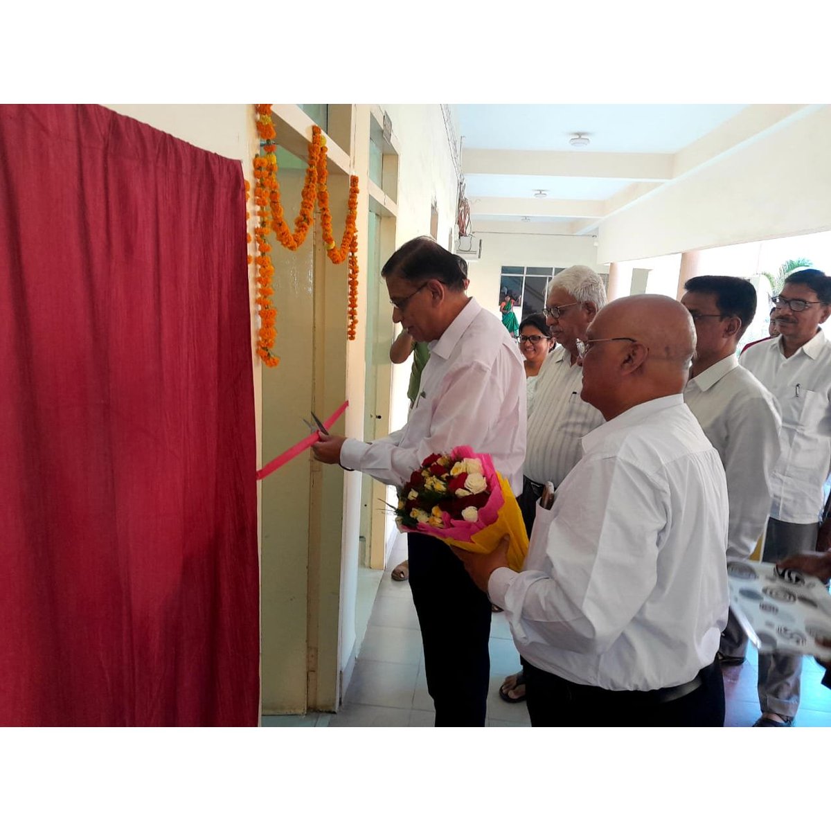 cnlu_official's tweet image. CNLU&apos;s Language Lab, inaugurated by @ProfFMustafa, revolutionizes language learning. It fosters active participation and proficiency in listening, speaking, reading, and writing (LSRW). No more chalk and talk - it&apos;s time for immersive, effective learning! #LanguageLab #CNLU #NLUs