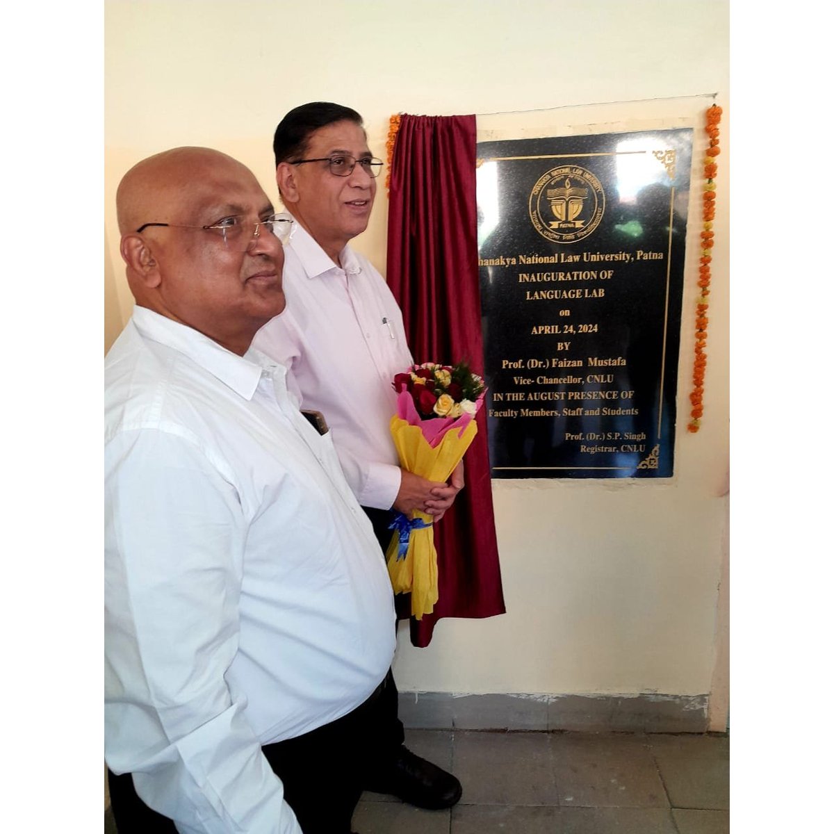 cnlu_official's tweet image. CNLU&apos;s Language Lab, inaugurated by @ProfFMustafa, revolutionizes language learning. It fosters active participation and proficiency in listening, speaking, reading, and writing (LSRW). No more chalk and talk - it&apos;s time for immersive, effective learning! #LanguageLab #CNLU #NLUs