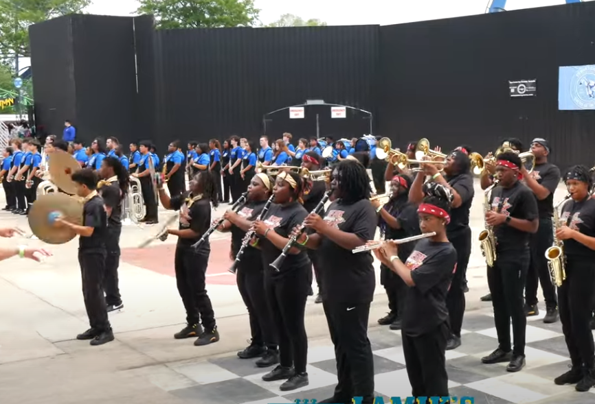 Head-To-Head between Westside and LaVergne at the Six Flags Over Georgia Music in The Parks event this past weekend! Special thanks to Lamiks Videos for sharing their video coverage! VIDEO LINK >> youtu.be/q8bxMEDTQuc #Built4Bibb #WestsidePride #BibbAthletics