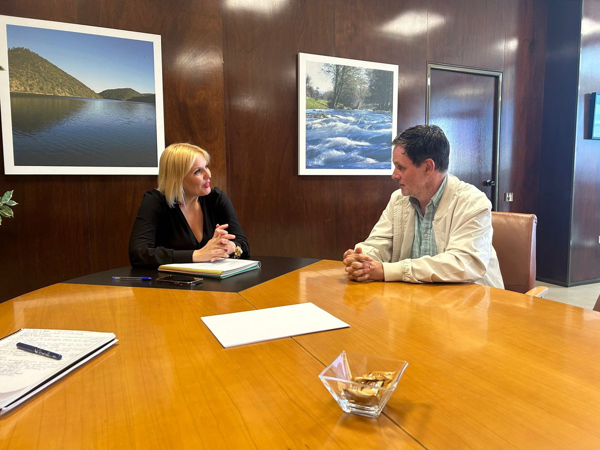 Empezamos la semana con la visita y reunión de trabajo con el alcalde de Santa Marta de Magasca, Raúl Gutiérrez.