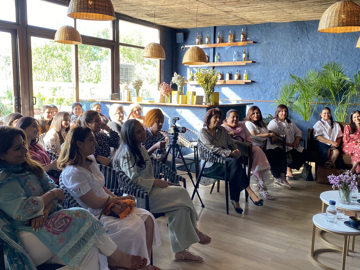 Catch glimpses from The Write Circle Patiala with Shrayana Bhattacharya. The economist and author @BShrayana was in conversation with Ehsaas woman of Patiala, Ritika Talwar Singh. The session was hosted in association with hospitality and venue partner, Door No. 3 @ehsaaswomen…