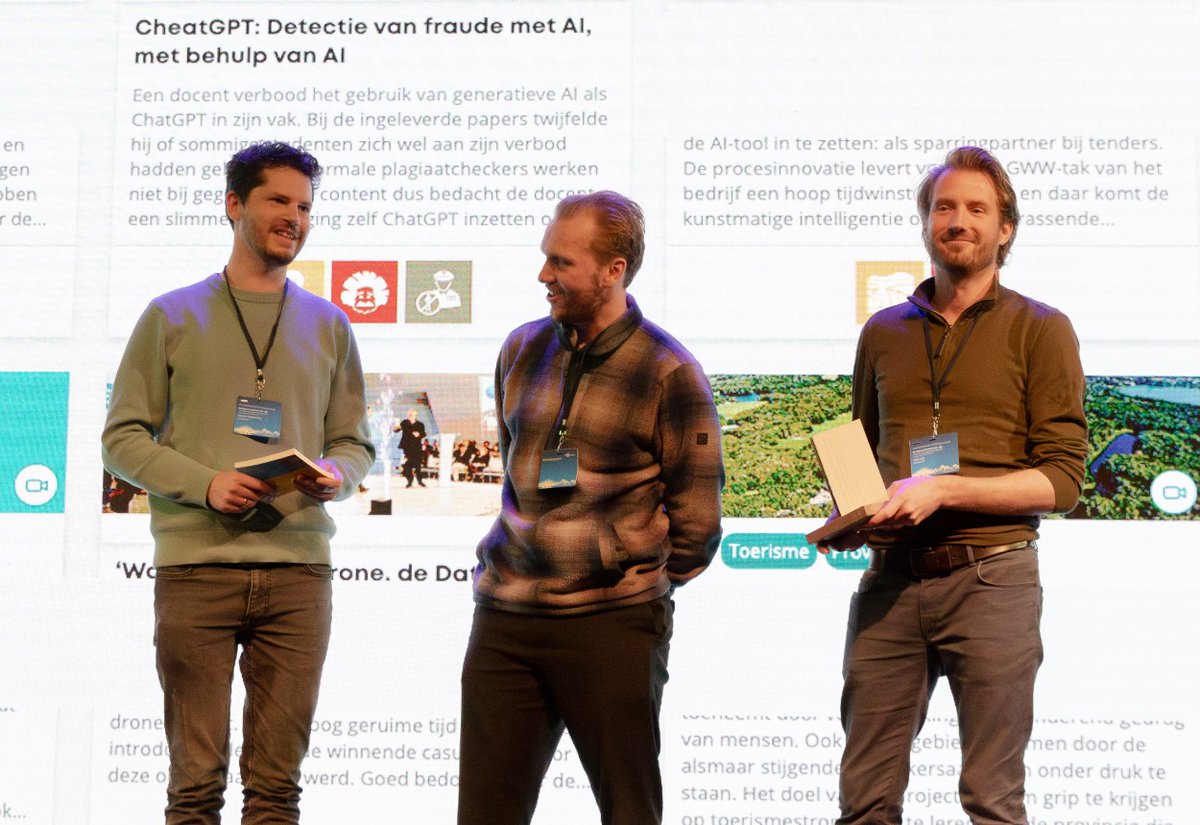 Tijdens het NL AI Congres is de Award voor de meest Briljante Mislukking op het gebied van AI in de publieke sector uitgereikt. We feliciteren Joris Luyt en Maurice Weijermans van @zuid_holland en Tom van Loef van @Geronimo_AI van harte met deze award! 👇 nlaic.com/nieuws/uitreik…