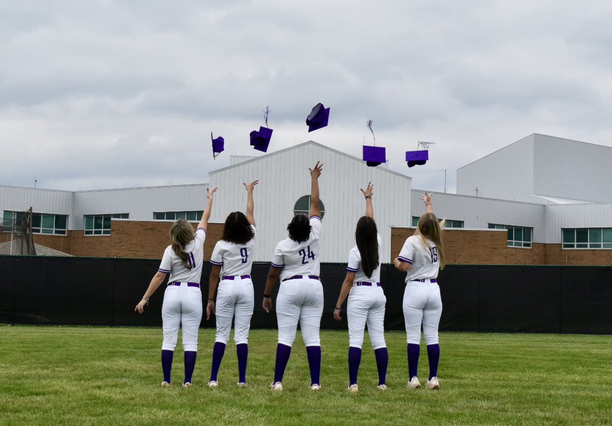 It’s game day &amp; senior night!!! Please come out and support our five seniors! They’ve put so much into the program and we can’t thank them enough! 
📍 Central Softball Complex
⏰ 5:15 | Senior Night events at 4:45
🆚 <a href="/SoftballHartley/">HartleySoftball</a>