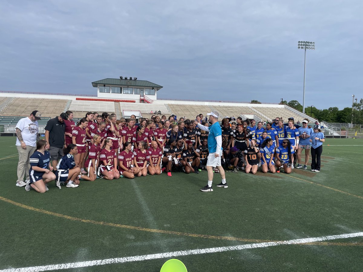 Thank you to Carolina Panthers Director of Community Relations, Riley Fields for coming to the beach and speaking to our girls flag football teams. ⁦@Panthers⁩