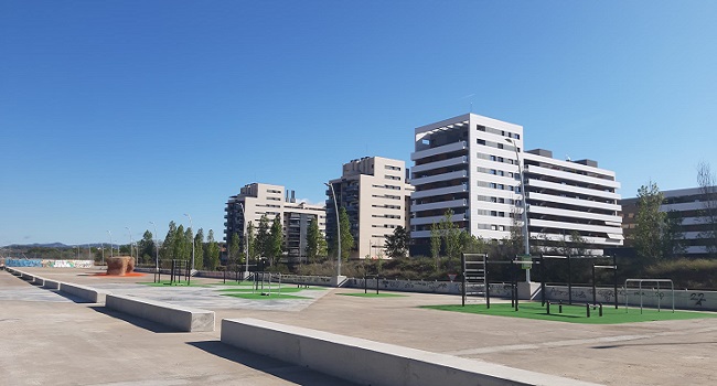 #NOTÍCIA ➡️ S’obre el nou espai d’ús ciutadà que s’ha urbanitzat sobre la plataforma de la Ronda Oest 📌Més informació: ow.ly/jnIt50RqKcT #Sabadell #PosemSabadellalDia