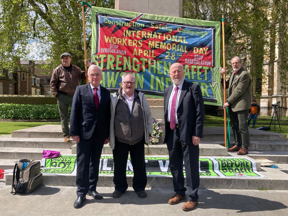 I was honoured to lay a wreath at the Hartlepool Trades Council Workers Memorial Day event in Hartlepool yesterday, and I was also pleased today to reaffirm my commitment to the Construction Workers Safety Campaign.

Remember the Dead &amp; Fight for the Living.