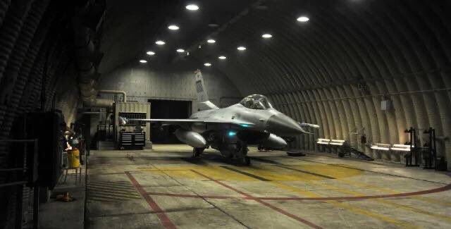 👍F-16s will be based in underground bunkers and protected hangars in order to protect them from Russian strikes - Speaker PS Yevlash He also added that the planes will be dispersed on different airfields and airstrips, and models will be used to mislead the enemy.