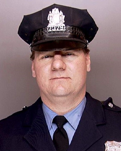 Today we remember Police Officer Gary Skerski who was shot and killed on May 8, 2006, while responding to an armed robbery call at a café near the intersection of Arrott and Adams Avenues. #neverforget
