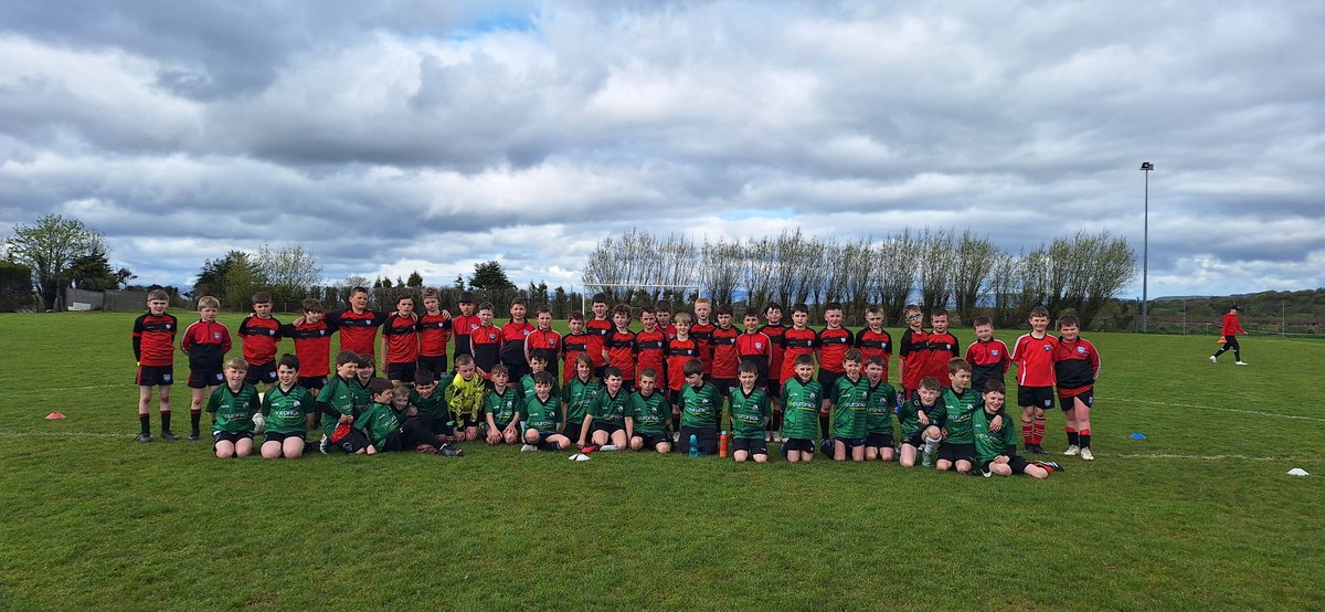 Last blitz of season yesterday @mastergeehafc v @CastleislandA 65x u10s. Big thanks to James Curran for organising a trip over to us. Super morning, non-competitive organised by coaches. Closed out with Coaches Crossbar Challenge 🤪 No more to be said... #grassrootsfootball