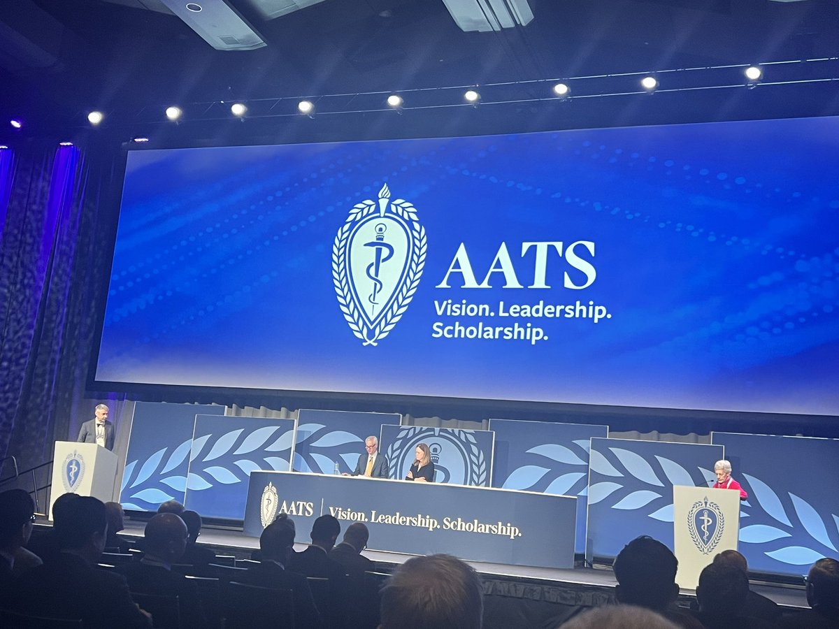 Jaroslaw Kuzdzal presents late breaking Presidential Abstract Recognition abstract: Surgical Outcomes With Perioperative Nivolumab (NIVO) in Patients (Pts) With Resectable NSCLC From the Phase 3 CheckMate 77T Study with Valerie Rusch of @MSKCancerCenter as commentator.
 #AATS2024