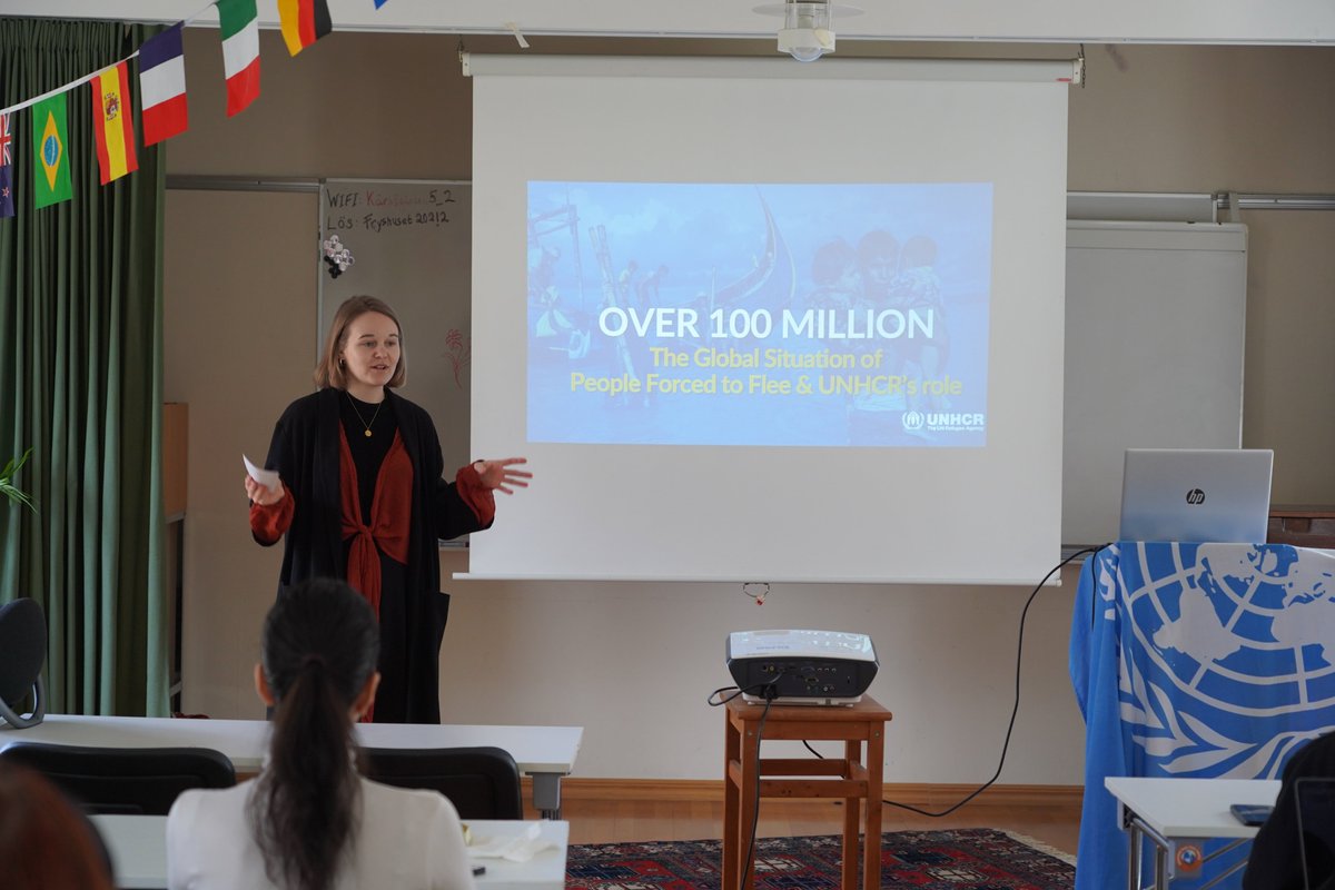 UNHCR spoke about the global situation 🌍 of people #ForcedToFlee, and UNHCR's role at this weekend's UN Youth Conference in Stockholm. 100 young people participated in the conference to learn more about the work of the UN 🇺🇳. The conference was organized by @FNforbundet.