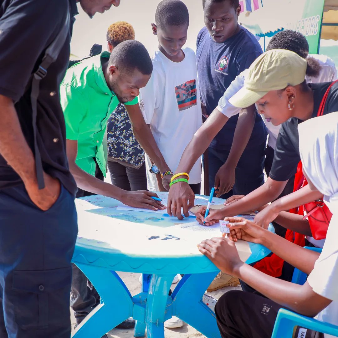 Last Saturday, passionate members of our #Community showed up for an epic 3rd edition of the #BahariSafiChallenge and #BeatPlasticPollution campaign powered by #MombasaPlasticPrize 
#BeatPlasticPollution #Recycle @GreenJobs #viralvideo #SEVENTEEN #flooding #floods Mahi Mahiu