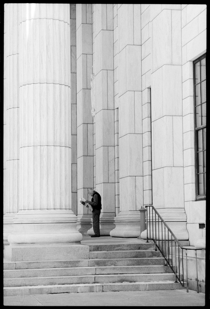 A man ready the small columns of the newspaper amongst the giant columns of marble.
📷 Canon A-1 | Canon FD 50mm f/1.4
🎞 Kodak T-Max 100
⚗️ Legacy Pro LMAX 1:4 | 68° | 7:30
#streetphotography #kodaktmax100 #tmax100 #kodak #kodakfilm #filmphotography #believeinfilm
