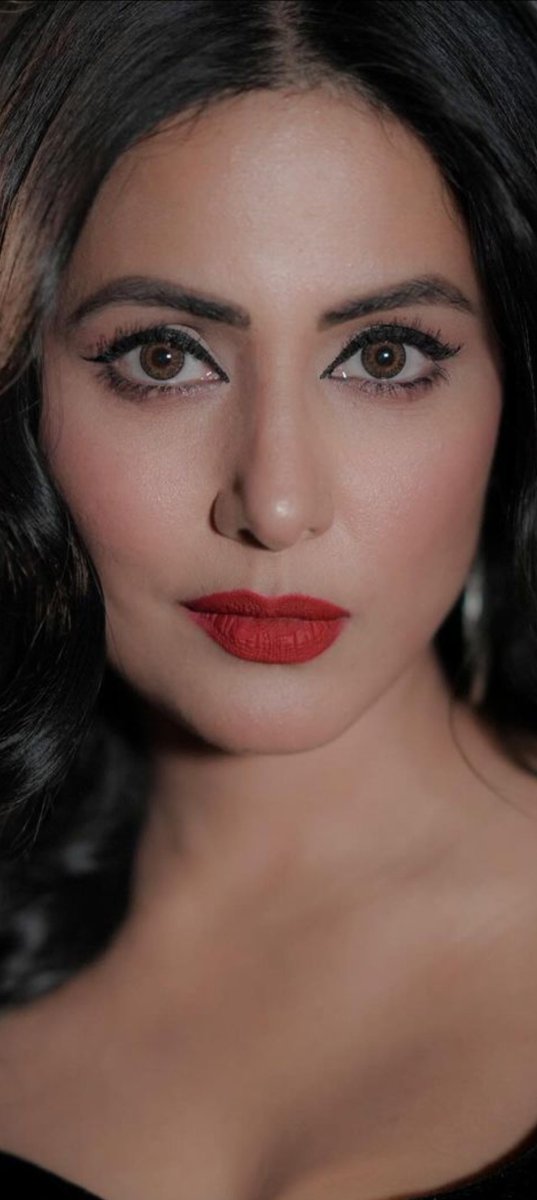 Eyes, Lips & Expression #HinaKhan