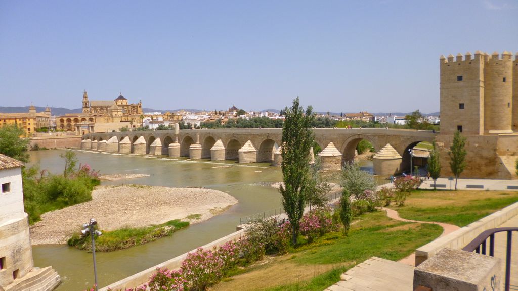 This is the stunning #Roman bridge in #Cordoba, #Spain which was also featured in #GameofThrones. It was originally built in the 1st Century AD but what we see today has largely been reconstructed while remaining on the site of the original bridge.