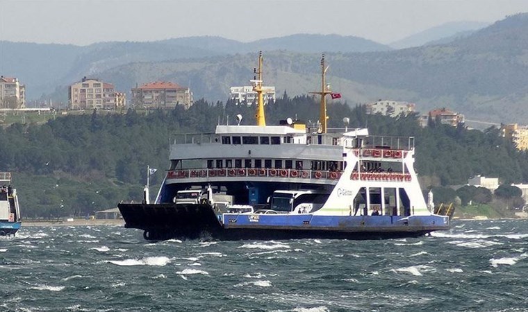 Çanakkale'de feribot seferlerine 'fırtına' engeli
cumhuriyet.com.tr/turkiye/canakk…