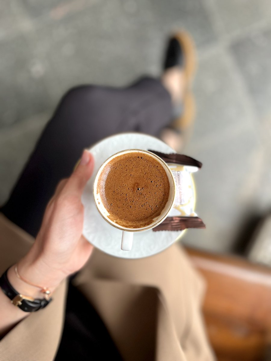 Pazartesi sendromu yüklenmeden bünyeye kafein yükleme zamanı 🧡☺️