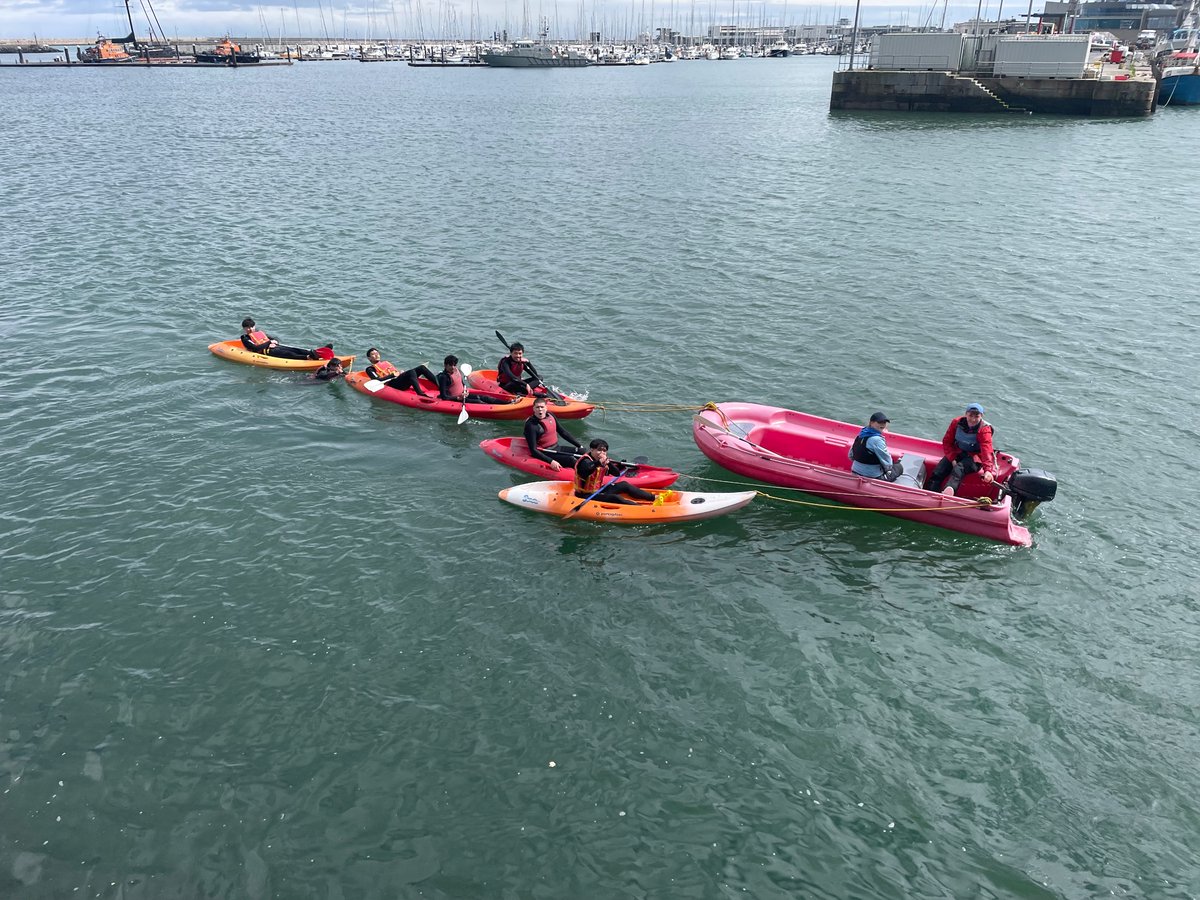 TY’s had a great morning of kayaking at the Irish National Sailing club in Dún Laoghaire.⛵️😎
