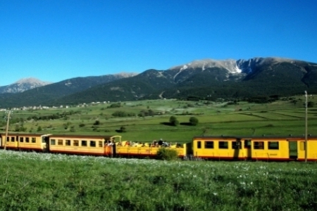 No et perdis aquesta proposta de @ViajesApoloBarcelona: 2 dies - El Tren groc de la Cerdanya amb Viajes Apolo #femturisme #catalunya i.mtr.cool/haktmhctlm