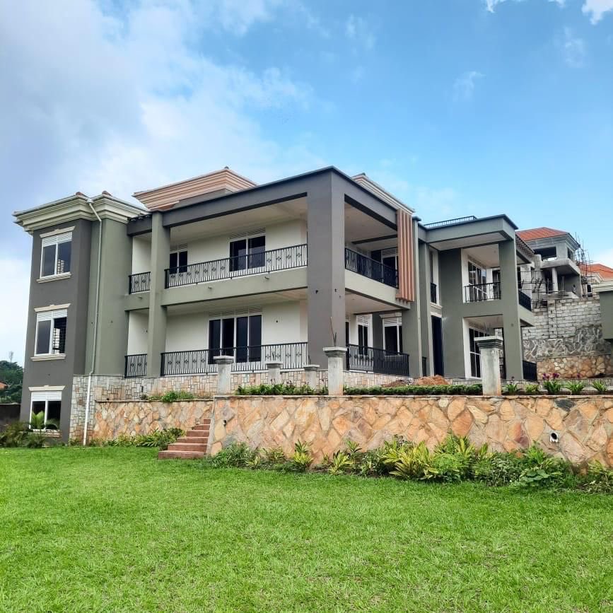 Brand new living!

Munyonyo near Speke Resort

Plot size: 35 decimals

6 beds | 6 baths + Maids quarters

Price: $600,000

+256 708 732 104