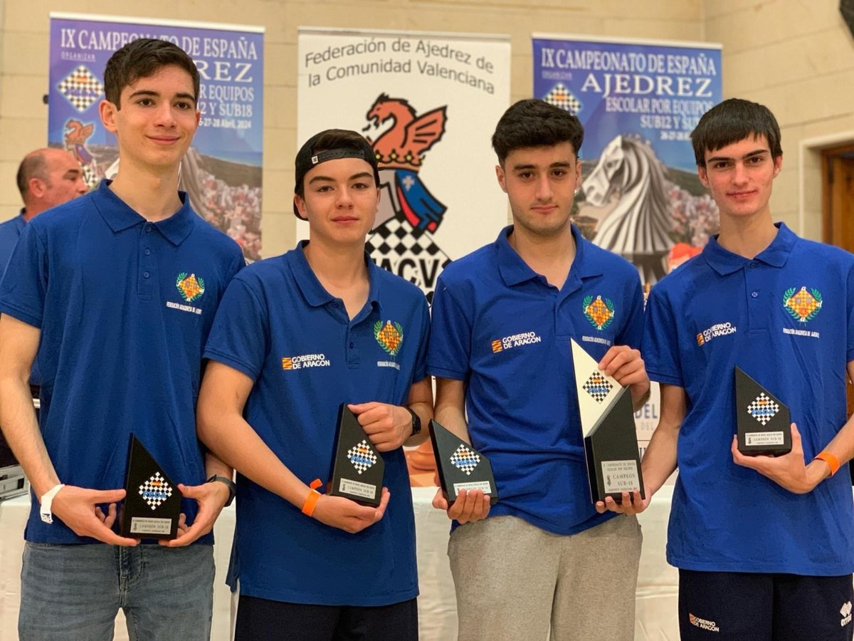 stcasablancazgz's tweet image. 👏 Los ajedrecistas de @MyInvestorEs Casablanca Isaac Sese Serrano y Alcher Jaime Galeano, se proclamaron ayer Campeones de España de Colegios U-18 🏆 con el IES Valdespartera.

¡Felicidades! También a sus dos compañeros David Galstyan y Jorge Muñoz. ¡Sois muy grandes! 💚