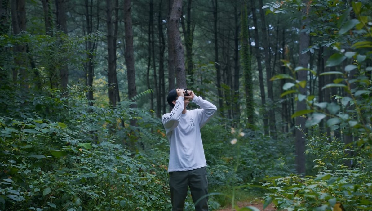 이번 캠핑 영상 속에

높고 푸르른 숲과 재범이 
너무 잘 어울려! 🌳🌱🌿

역시 초록과 촬떡궁합!!🌴💚
태평양 어깨는… 덤🤭

youtu.be/nE6gYVVs-gk?si… - @YouTube

#JAYB #Def #임재범 @jaybnow_hr