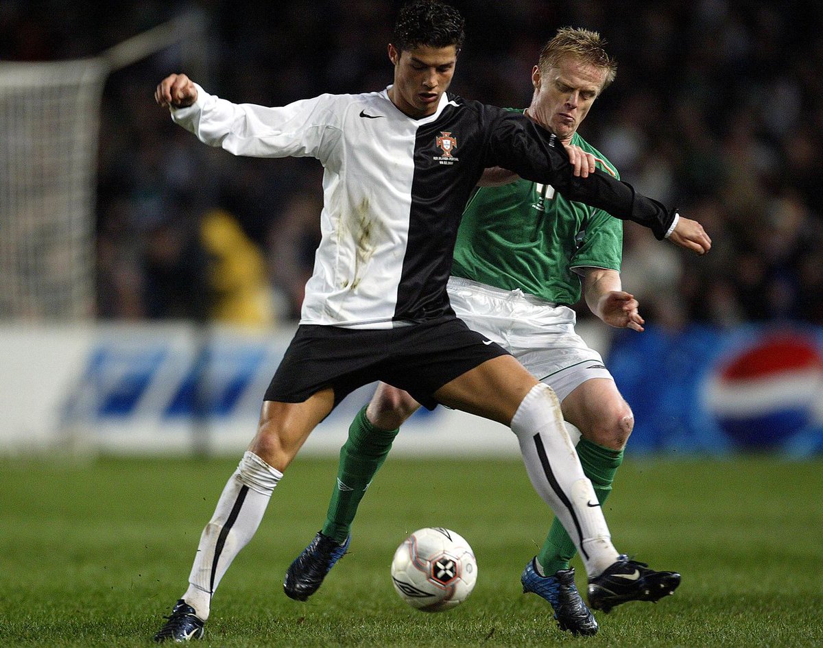 ShirtsMix's tweet image. What a shirt🔥
Rare anti Racism Portugal Shirt
Cr17
SIZE xL Available for sale 
#cr7 #cr17 #Ronaldo #footballshirt