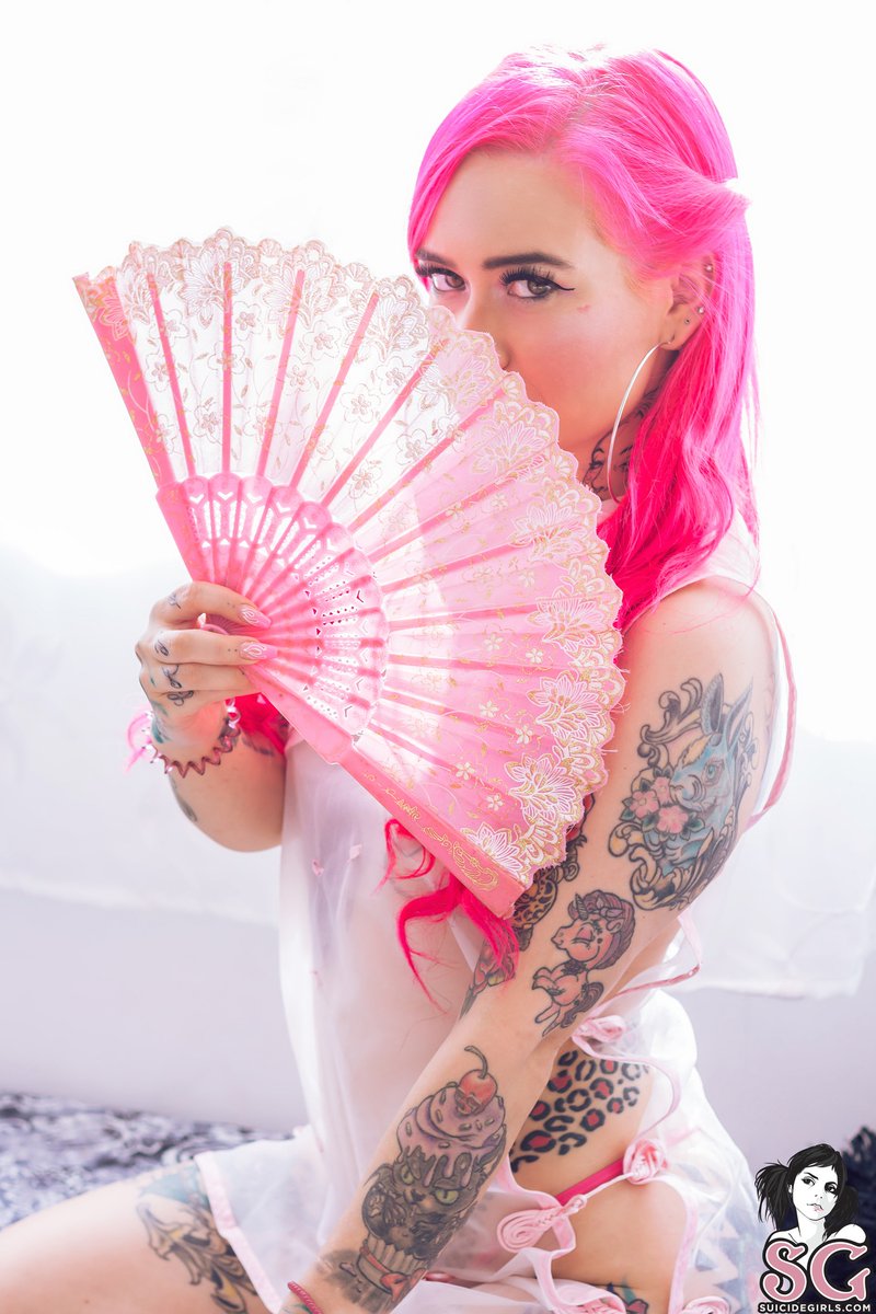 suicidegirls_co's tweet photo. Nuestra modelo rosa ROUSSE espera por tu amor en su set ¨KOUSHOKU¨ Disponible in MR
https://t.co/orNc44TuLM
#sgCOLOMBIA #turnpink #Sgh #Pinkink #Rosaink https://t.co/k3eCEUy2un
