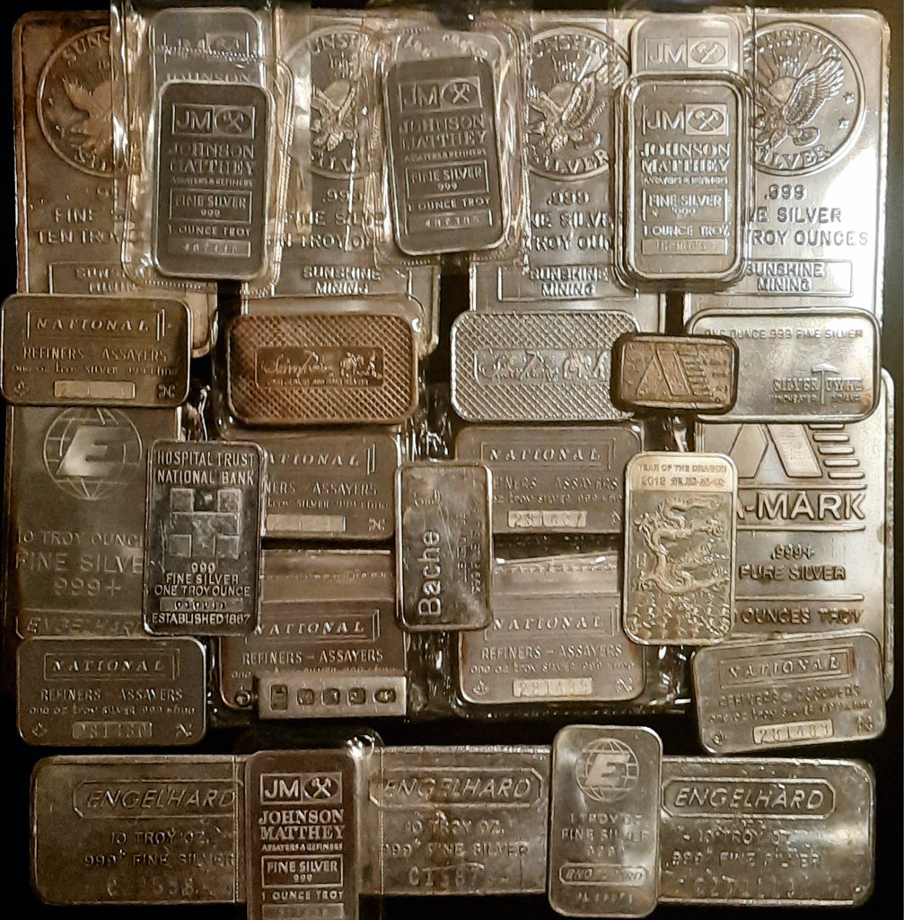 Some vintage silver bars cobbled together over the years, all from generic trays at lowest premiums. #Silver #silversqueeze 🦍