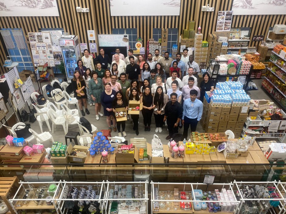 In this week's #SmurfitMBABlog, current students Caitrín O'Leary (words) and Sagar Srichand Purswani (pictures) team up to give you a taste of the 'Doing Business in International Markets' MBA study tour to Singapore. Read here: eu1.hubs.ly/H08SvwX0