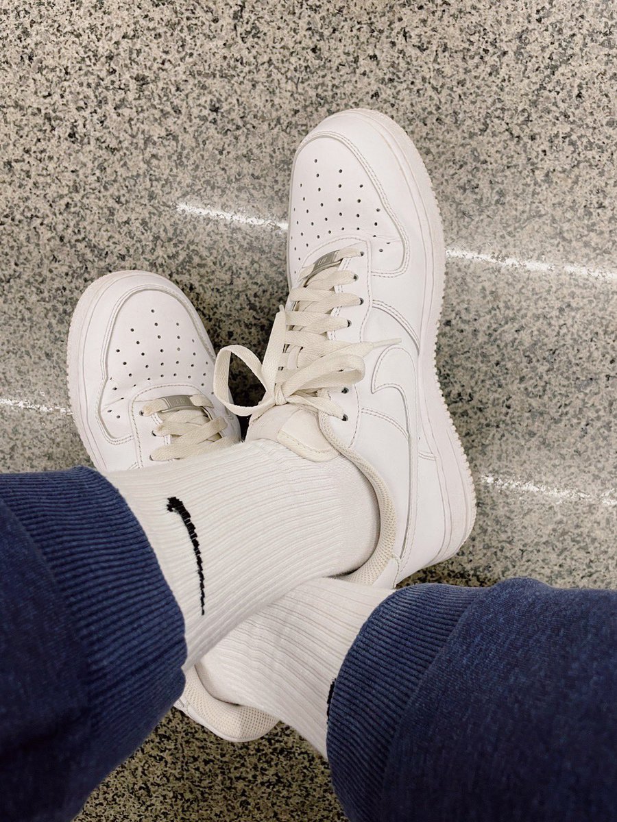 socksfeetSS's tweet photo. 休假了，还没计划好干嘛 https://t.co/nqAakwRYQZ