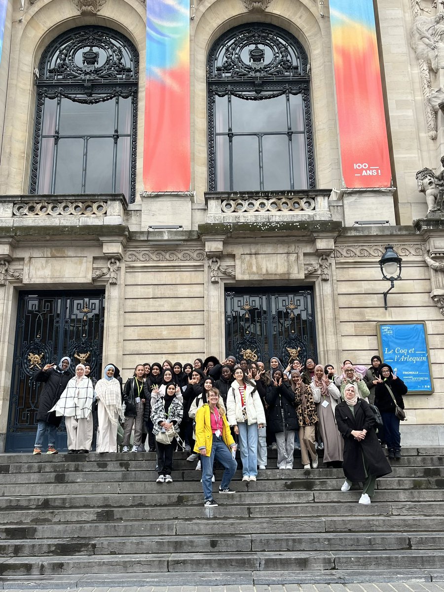 Over a week ago our girls had a fantastic visit to Lille. Our students survived the hail and wind with lots of croissants and patisseries and even had time to take part in a local chess club 🥐🇫🇷 🚆
#SBGirlsInFrance #SBGirlsWhoCan