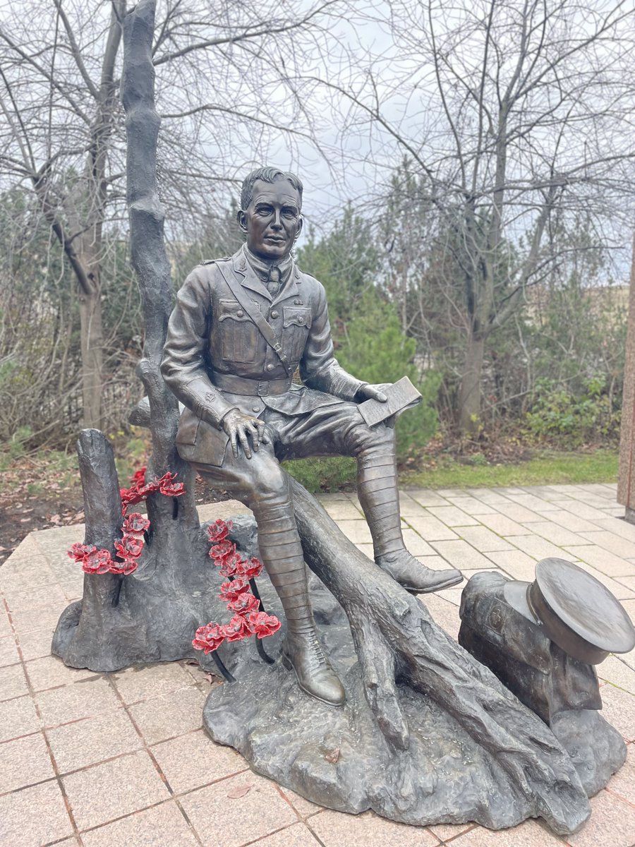 RoyalCdnLegion's tweet image. On this day in 1915, John McCrae wrote his famous poem “In Flanders Fields”. It was written by McCrae after he presided over the funeral of a friend and fellow soldier during the First World War. 

#LestWeForget