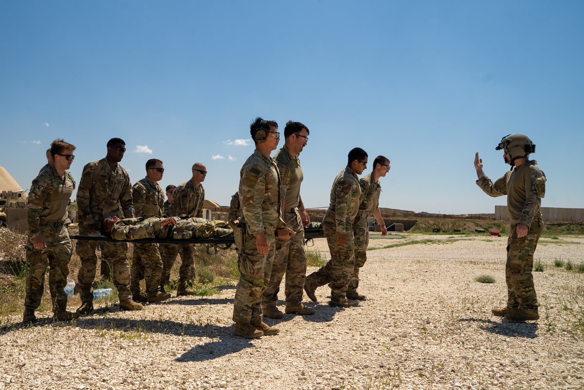 #MotivationMonday. #CoalitionForces work on MEDEVAC skills with a UH-60 Blackhawk. These skills empower CF to be the #PartnerofChoice for regional security by allowing quick movement of causalities over rough terrain. #الشريكالمفضل #المشورةالمساعدةالتمكين