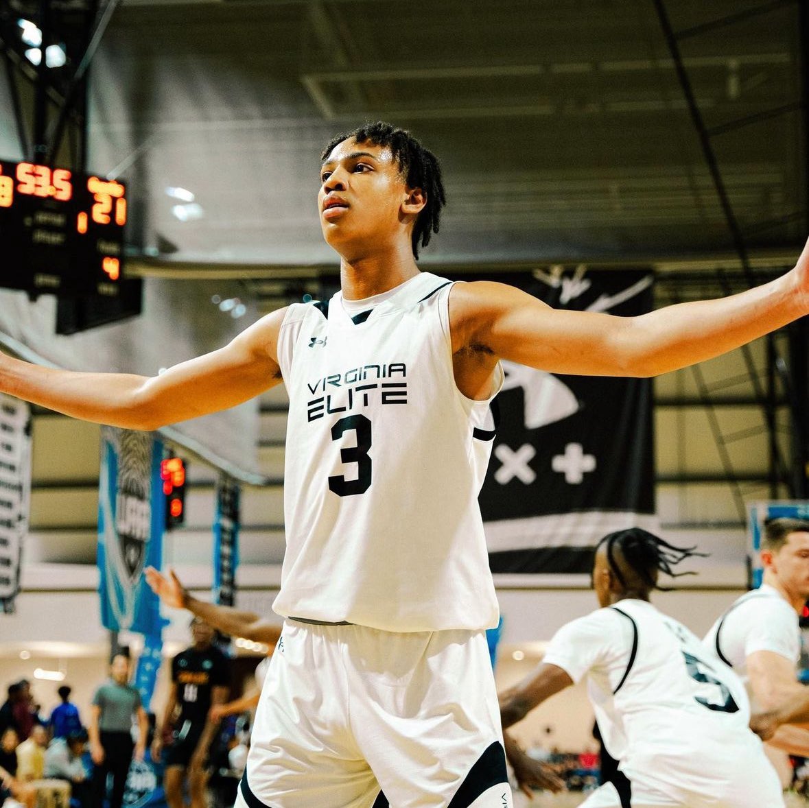 So many reasons to be optimistic about the long-term future of Jordan Scott with his wing size, shooting, fluidity, unselfishness, and still vast untapped potential. 247sports.com/article/scouti…