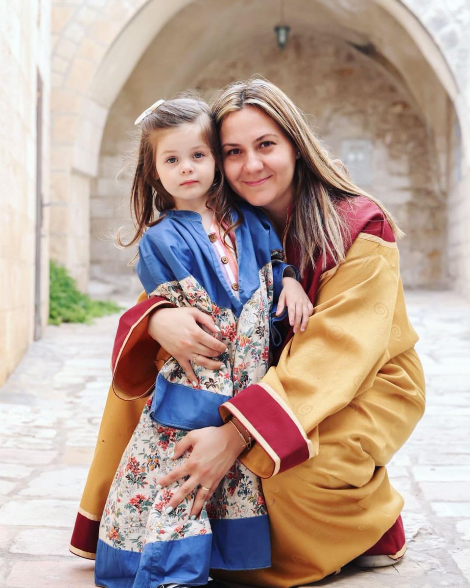 Jerusalemite Armenian mother and daughter on Palm Sunday 🙏🏻✝️🇦🇲