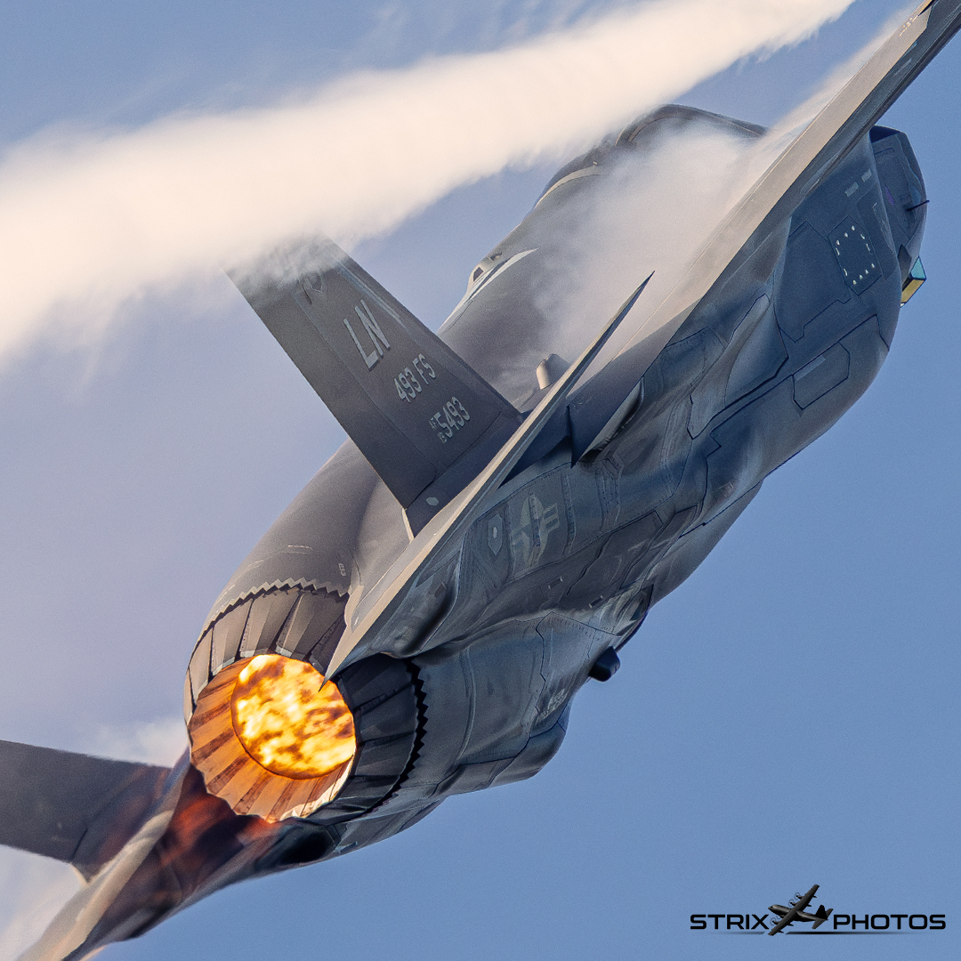 Shooting for the sky 🔥

The 493rd Fighter Squadron Boss Bird takes flight out of RAF Lakenheath with a spectacular quick climb! 🇬🇧🇺🇸

@48FighterWing @NATO_AIRCOM @theF35JPO @thef35