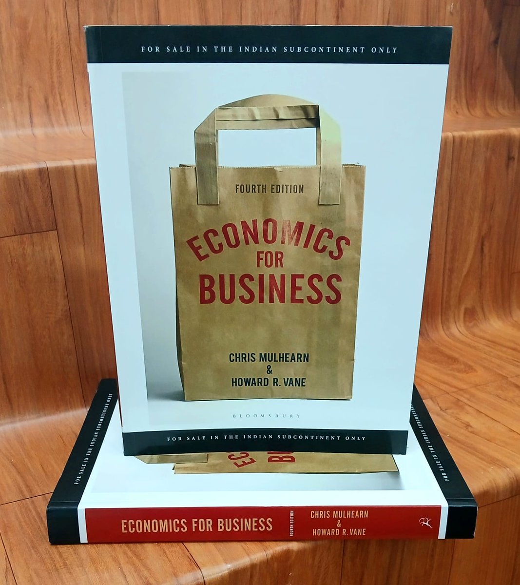 #AprilWithPI. Flat 50% Discount. Presenting much-acclaimed book: Economics For Business by Chris Mulhearn & Howard R. Vane, published by @BloomsburyIndia. #BuyFromPI #PIRecommends Order👉padhegaindia.in/product/econom…