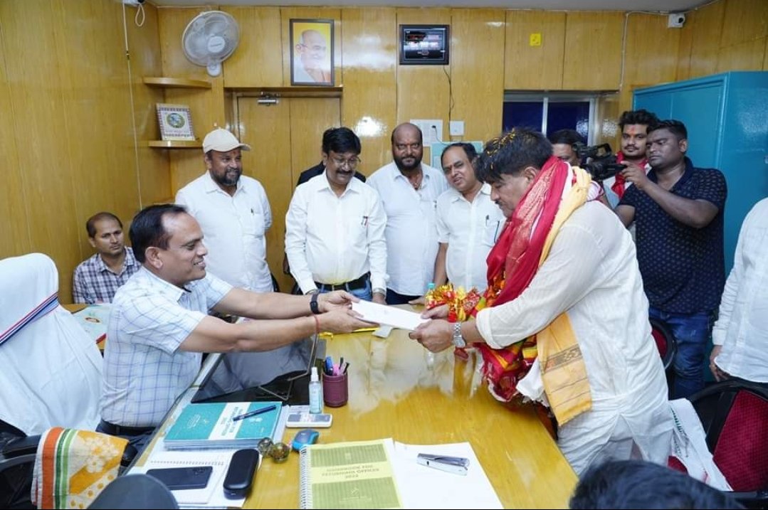 sourisahoo's tweet photo. @rajaaswain @Naveen_Odisha Congratulation Raja Bhai 🙏🏼 https://t.co/Hp8a9sbFfn