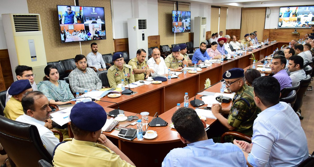 Divisional Commissioner Jammu @rameshkumarias and ADGP Jammu @anandjainips chaired a preparatory meeting for Shri Amarnathji Yatra 2024. Detailed discussions were held for smooth conduct of SANJY-2024 and related directions were issued to concerned officials & departments.