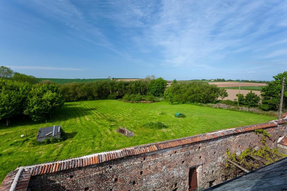 JUST LISTED! 

Gorgeous Grade II listed #property suitable for #multigenerational family occupation or #homeincome, with #outbuildings with potential (STPP), in excess of 2 acres of ground. 

📍 #Horwood, #Bideford
Guide £1.195m